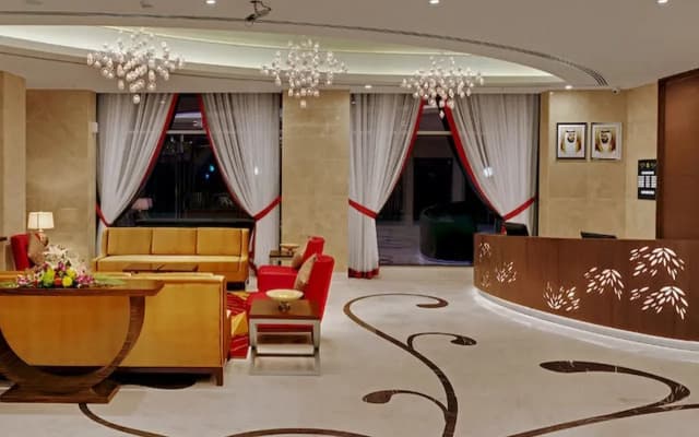 Landmark Premier Hotel - photo 2