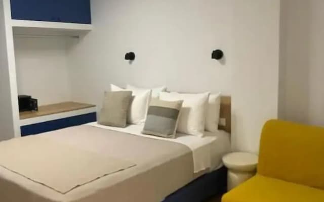 Living Yard Acropolis Apartments - photo 4