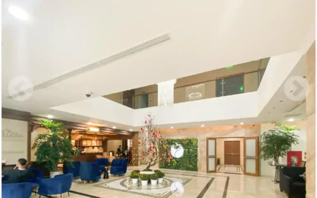 Legend Westlake Hotel - photo 2