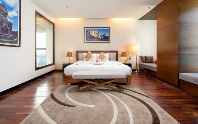 Grand Tourane Hotel - photo 4