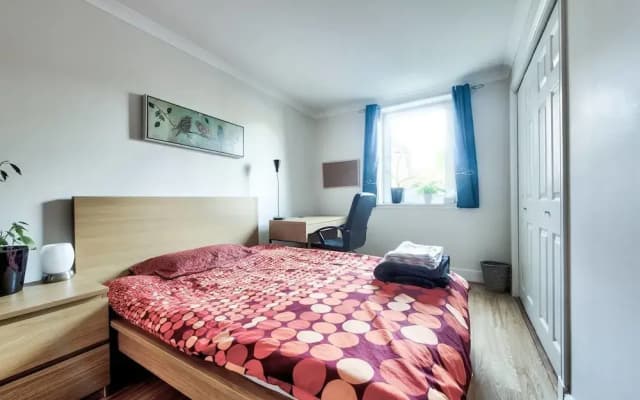 Comfortable Apartment Next To Holyrood Park - photo 2