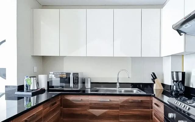 Sophisticated One Bedroom with full Marina View - photo 5