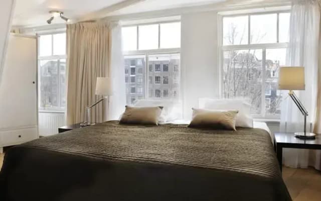 Red Light Residence - photo 3