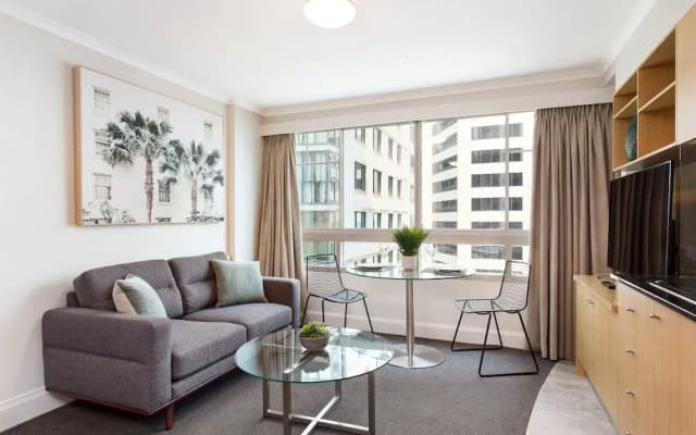 Sydney CBD Studio Apartment 1704 KNT - photo 3