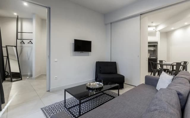 85 sqm in the Heart of Athens w Rooftop Deck - photo 2