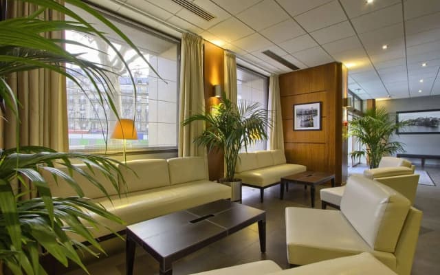 B&B HOTEL Paris 17 Batignolles - photo 2