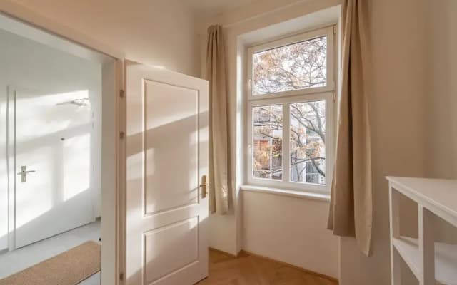 Wallenstein Apartments - photo 2