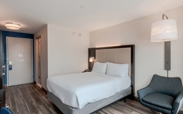 Holiday Inn Express Long Island City E New York by IHG - photo 5
