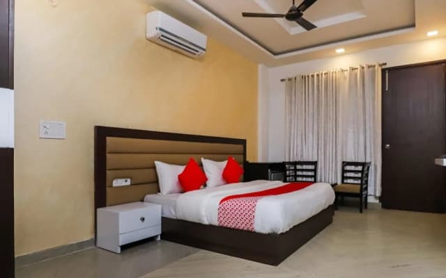 Nights Inn BY OYO Rooms - photo 4