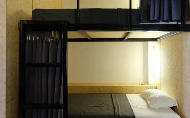 Hugger Hostel - photo 4