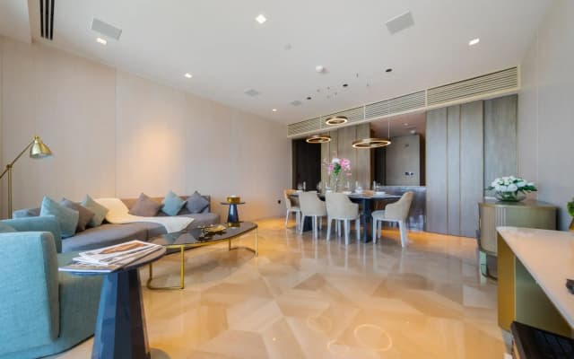 Dxb - Five - 30906 - Pj - photo 3