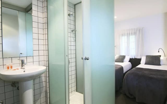 Picasso Apartments - photo 5