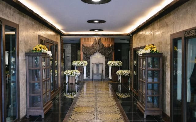 Sunny V Hotel - photo 2