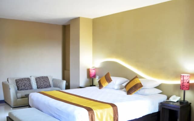 Nirmala Hotel and Convention Centre - photo 4