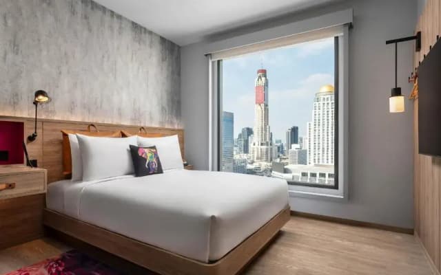 Moxy Bangkok Ratchaprasong - photo 4