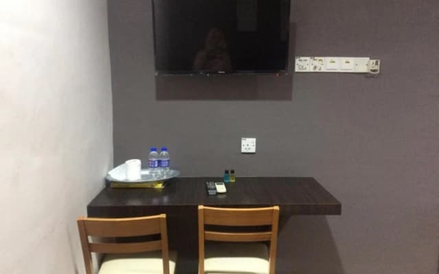 Batu Pahat Hotel - photo 2