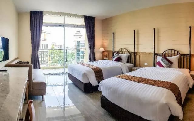 Crystal Luxury Hotel - photo 3