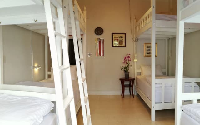 Bed In Town - Hostel - photo 2