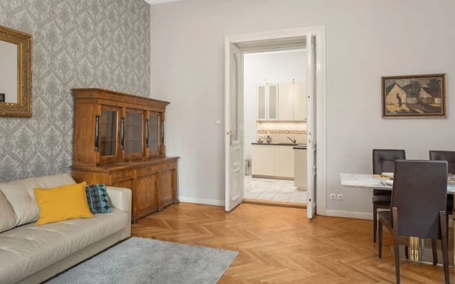 New York Palace View Apartment - photo 5