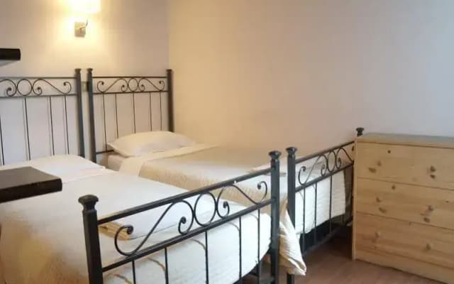 Overseas 2 Guest House - photo 2