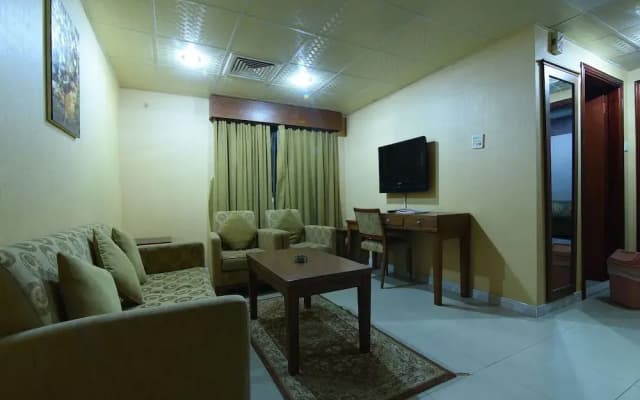 OYO 274 California Suites - photo 4