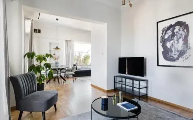Elegant Luminous 3BD apartment in Kolonaki - photo 2