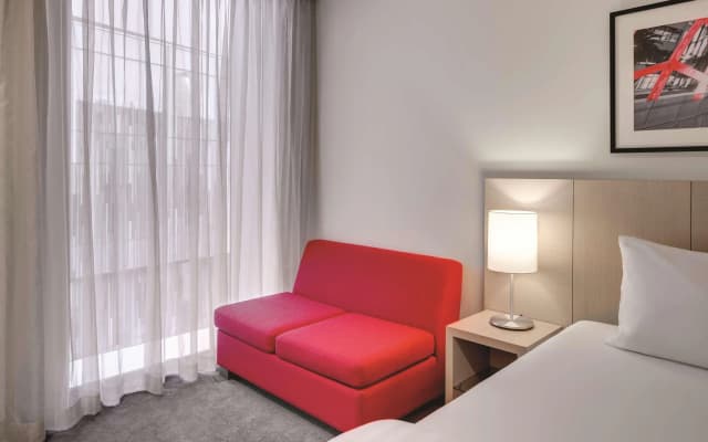 Travelodge Hotel Melbourne Docklands - photo 5