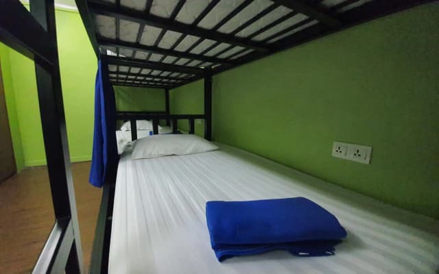 The Travel Hub Guesthouse - photo 2