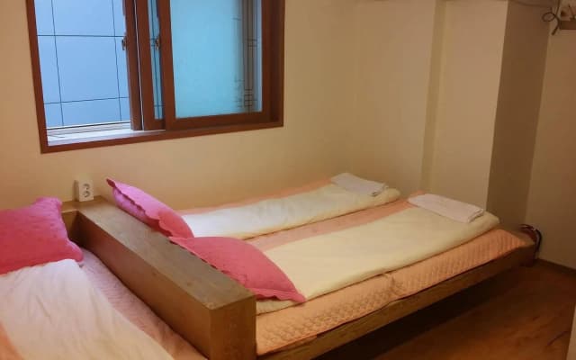 Bong Backpackers - photo 3