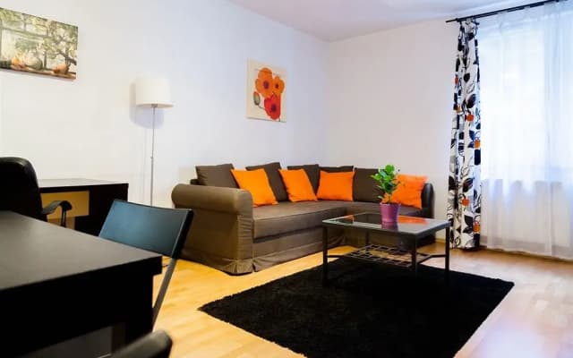 Locust Tree Apartments - photo 3