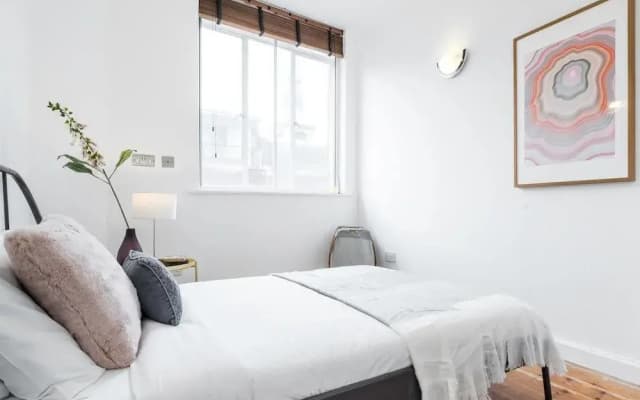 Old Compton Street Apartments - photo 3