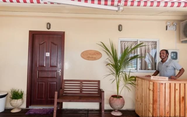Luau Beach Inn - photo 4