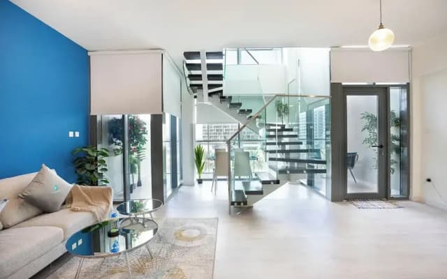 Bloomfields Iconic 2BR Duplex Apartment - photo 4