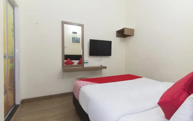 OYO 445 Charisma Hotel - photo 5