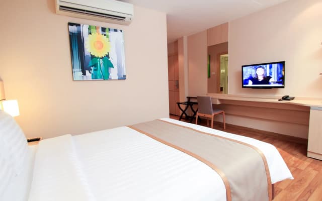 Petals Inn - photo 3