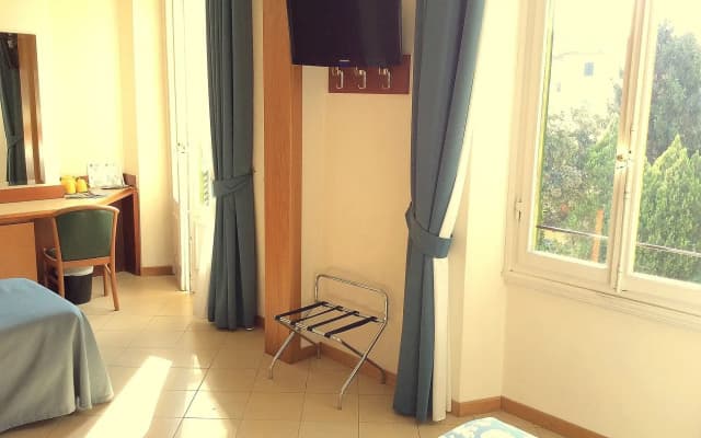 Hotel Bonifacio - photo 3