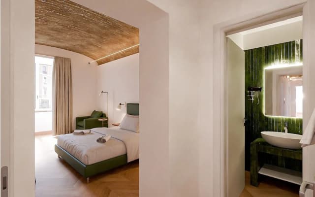 Urban Vatican Rooms - photo 3