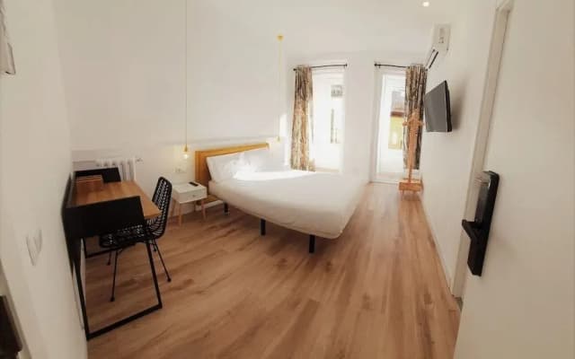 Hostal Manuela by gaiarooms - photo 4