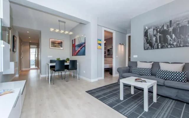 Apartamento Plaza de Castilla II - Urbano Con Estilo y Funcional - photo 4