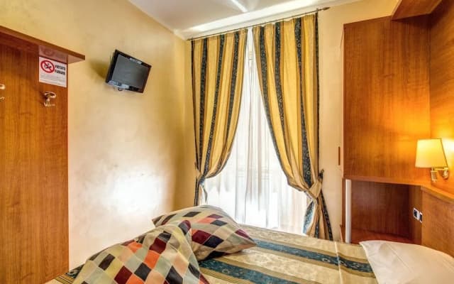 Hotel Maryelen 2 - photo 4