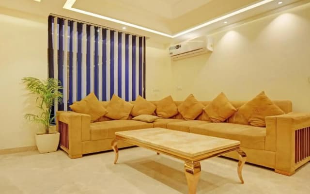 FabHotel Emblem Suites - photo 3