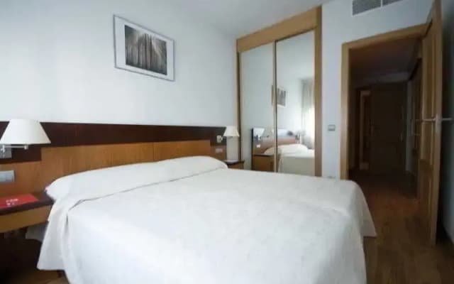 Apartamentos Suites Aeropuerto - photo 2