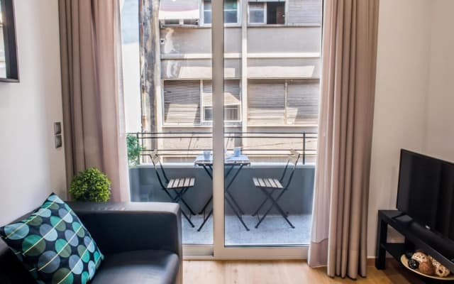A22 Irresistible modern flat with balcony@centre - photo 5