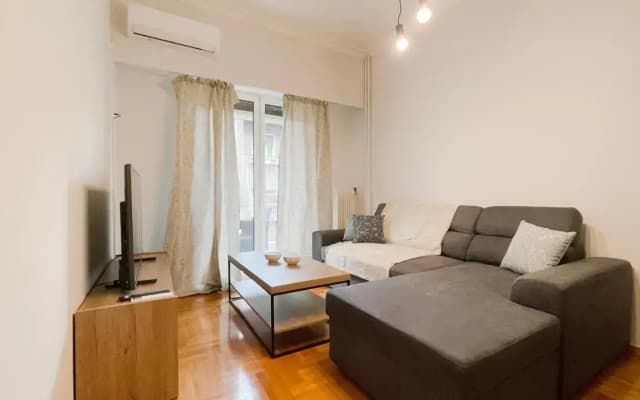 Kodrigktonos Central 77sqm apt in Viktoria - photo 2