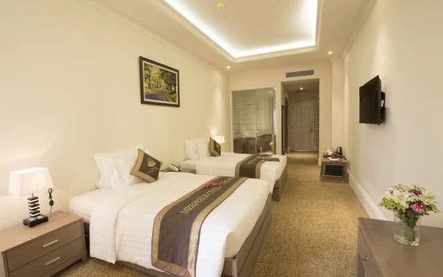 MerPerle Crystal Palace Hotel - photo 4