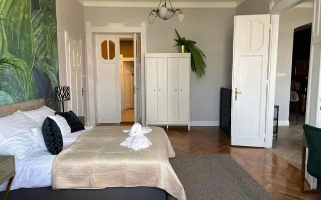OrangeHomes Panthera Luxury Apartment - photo 2
