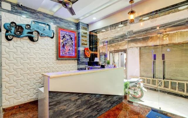 Hotel Delhi Guest House - photo 2