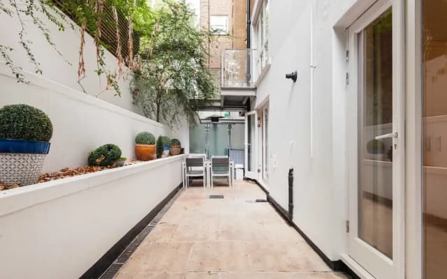 The Earl's Court Square Garden Apartment - ALBS - photo 5