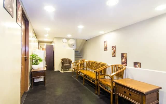 OYO 423 BMS Hotel - photo 2