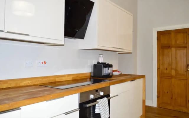 Modern Open-plan Leith Flat - photo 3